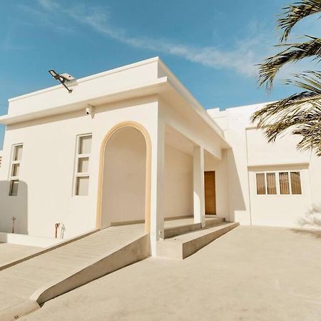 סן חואן Alesea Baroro, La Union, Private Modern Villa With Pool, Jacuzzi, Beachfront View מראה חיצוני תמונה