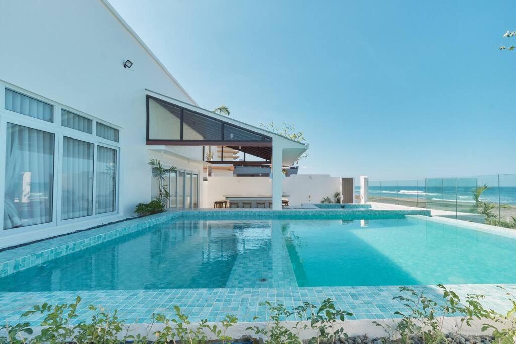 סן חואן Alesea Baroro, La Union, Private Modern Villa With Pool, Jacuzzi, Beachfront View מראה חיצוני תמונה