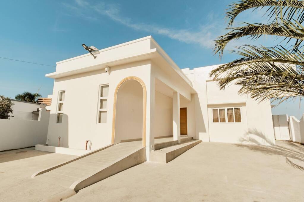 סן חואן Alesea Baroro, La Union, Private Modern Villa With Pool, Jacuzzi, Beachfront View מראה חיצוני תמונה